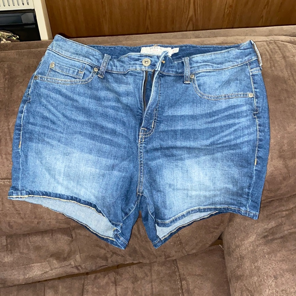 Woman’s plus size 16 Torrid Jean shorts